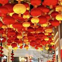 灣仔利東街-喜慶燈海迎新春，800個金紅燈籠與粉紅桃花園