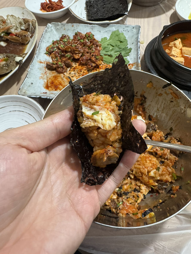한옥 느낌의 따뜻하고 정겨운 분위기로 가족과 함께가기 좋은곳