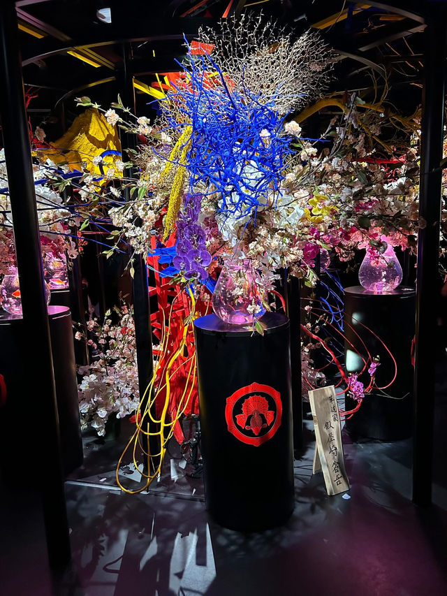 銀座三越「金魚藝術展」