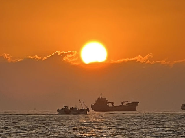 高雄秘境夕陽：西子灣的浪漫時光 🌅🏝️
