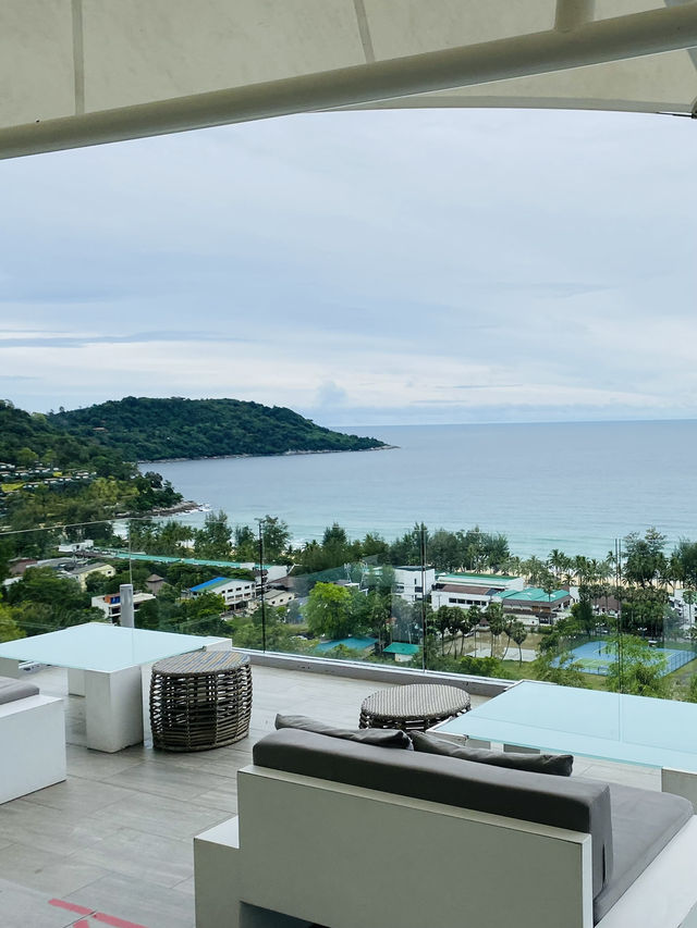 The Sundeck Phuket  จิบค็อกเทลชิลๆ ฟินไปกับวิวทะเล