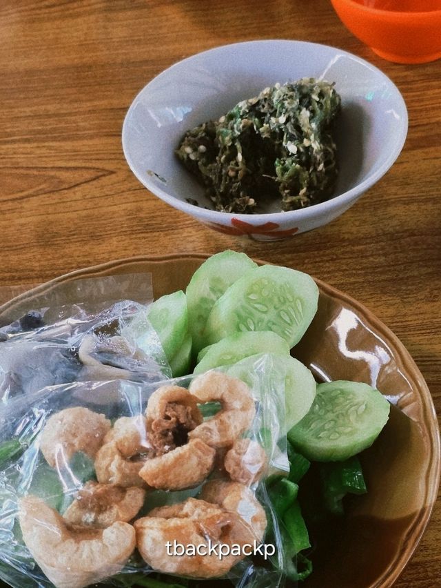 ร้านอร่อยจนต้องกด Like ลาบลุงปลาทองดีสาขา2📍