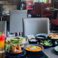 ร้านอาหารไทย ฝีมือรถดั้งเดิม กับร้านอรุณ