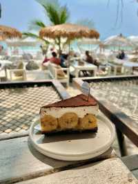 ต้นสักคาเฟ่ หาดทรายแก้ว เกาะเสม็ด