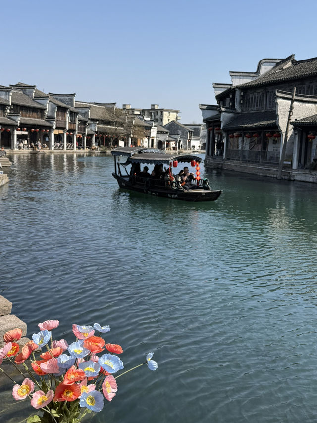 A Slow Spring Afternoon in Nanxun: Tea, Charcoal, and Canals