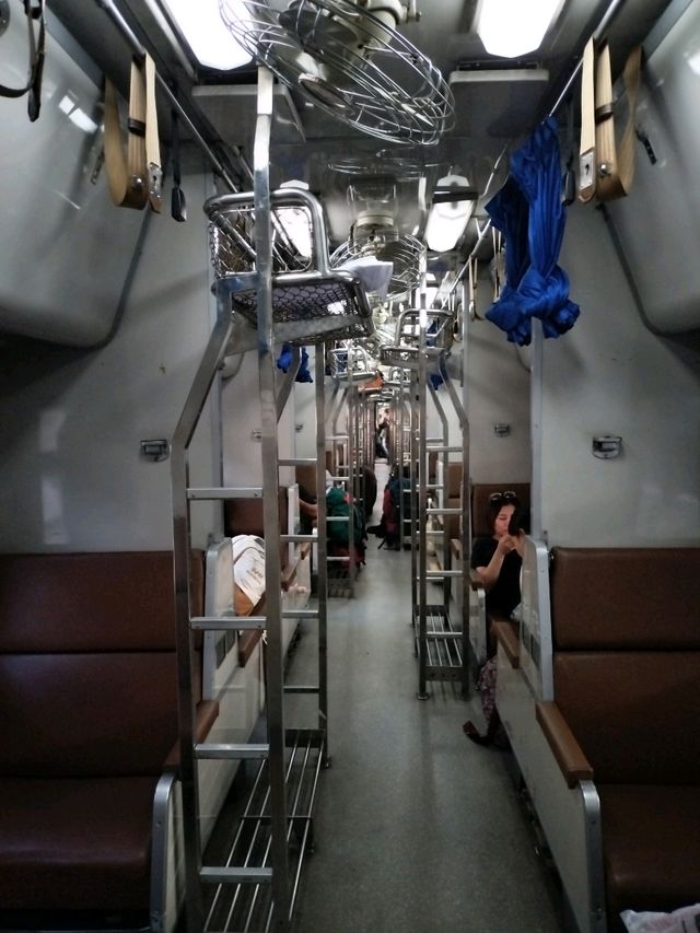 タイから国際夜行列車でマレーシアへ〜