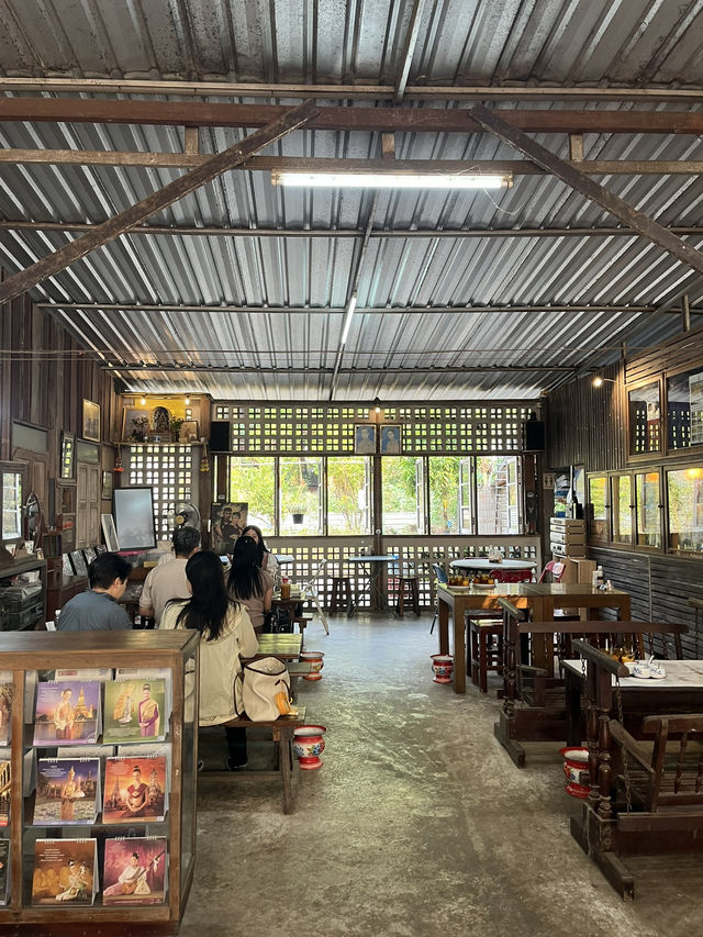 ก๋วยเตี๋ยวปายฟ้า – อร่อยคลาสสิกในบรรยากาศย้อนยุค