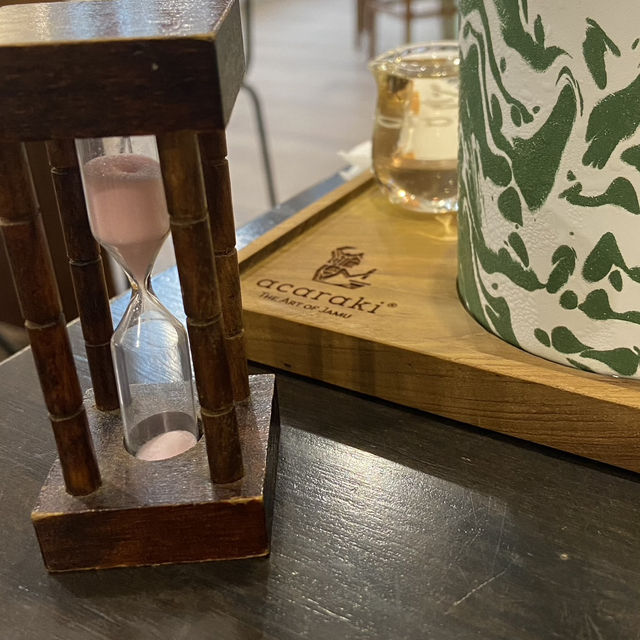 Discover the local through Acaraki Cafe