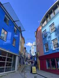 海辺の小さな町で、心がふっと軽くなる瞬間を味わったことがありますか？🇬🇧✈️🌏