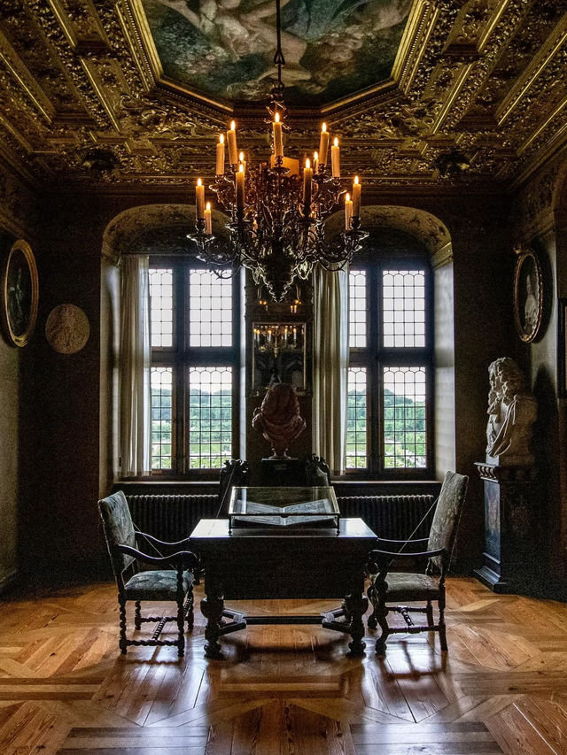 동화 속 왕국의 예술 성, 힐레뢰 Frederiksborg Castle
