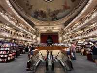 【El Ateneo Grand Splendid】“劇場が本屋になった”空間美に酔いしれる。