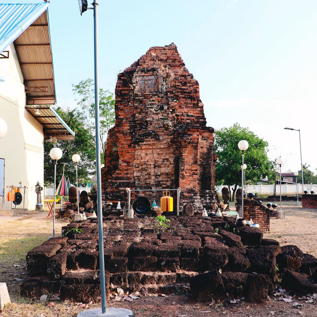 พระธาตุดุม