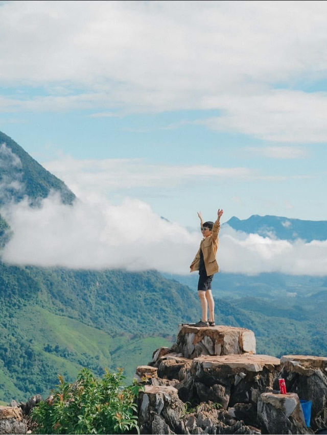 จุดชมวิว ผาแดง หนองเขียว แขวงหลวงพระบาง