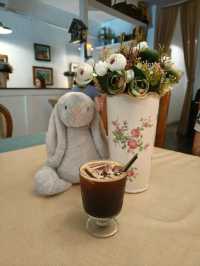 Floral Tea & Fluffy Cake Feels in Georgetown