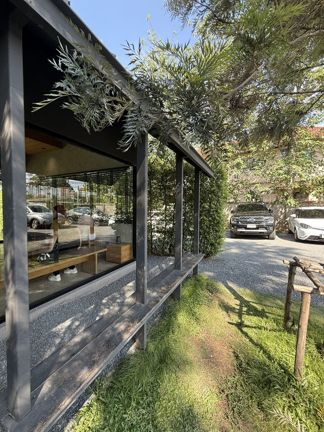 The baristro coffee roaster - คาเฟ่วิวแม่น้ำปิง
