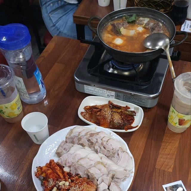 首爾 鐘路 牡蠣菜包肉