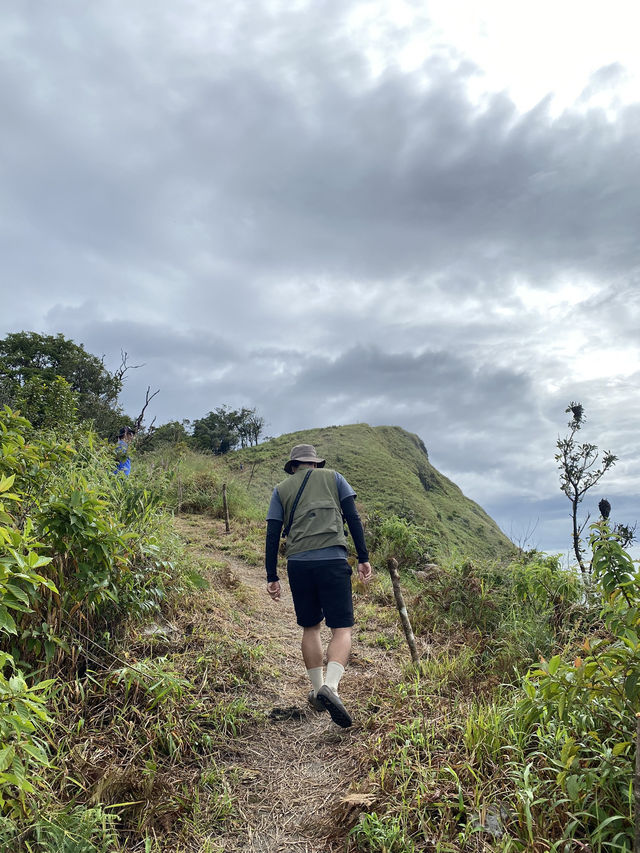 🌧️ เที่ยวหน้าฝน…พิชิตสันหนอกวัว ⛰️