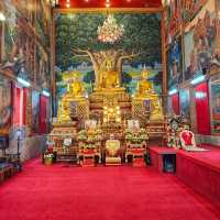 ขอพรหลวงพ่อพุทธโคดมและลอดโบสถ์ที่วัดตะเคียน