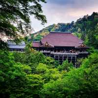 Kiyomizu-dera – Kyoto’s Temple of Pure Water and Panoramic Beauty