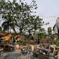Laguna Cafe Bangsaen (ลากูน่า คาเฟ่ บางแสน)