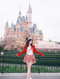 Get pretty pictures taken in Shanghai Disneyland! 