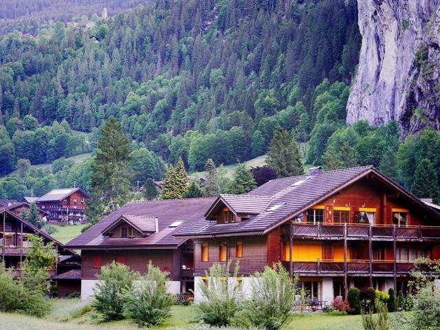 🌿 Lauterbrunnen: A Valley That Whispers in Waterfalls