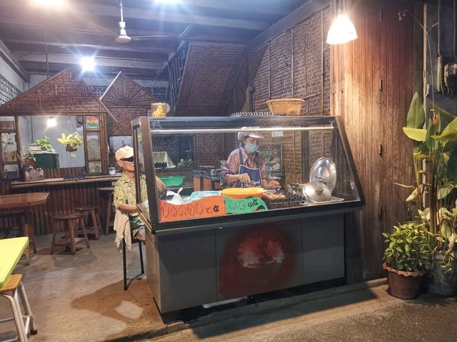 บัวลอยเจ้าเก่า อ.ขลุง