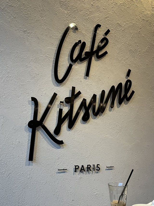 🌟【青山 Café Kitsuné（カフェ キツネ）】和モダン空間で愉しむ、こだわりの一杯とスイーツ🎨