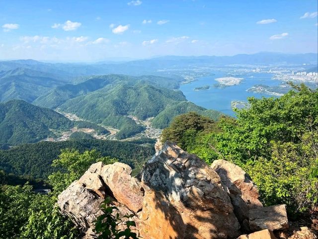 Lake Views, and a Stair Party in Chuncheon