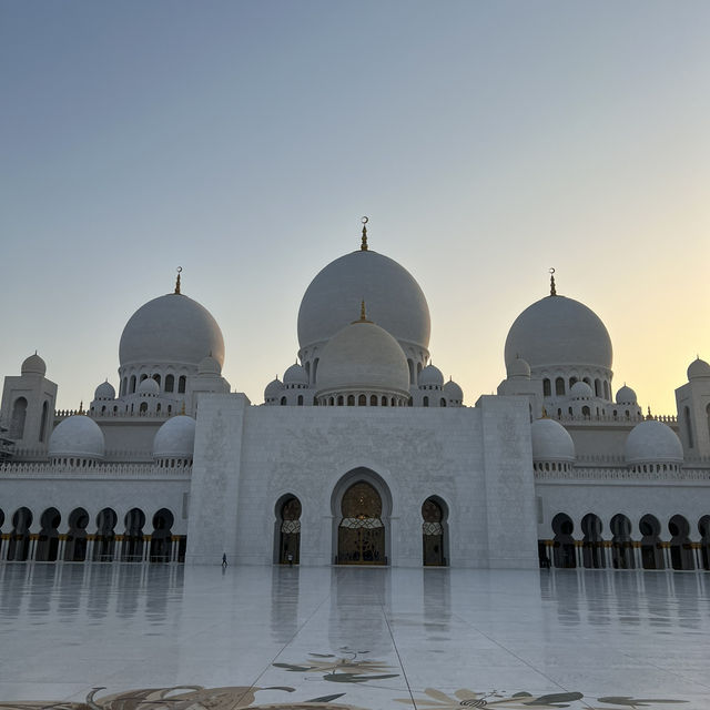아부다비에서 꼭 가봐야 할 랜드마크! 🕌 셰이크 자이드 그랜드 모스크