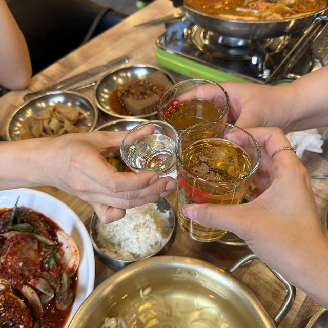 수원에서만 먹을 수 있는 매운 꽃게무침, 짱돌네!