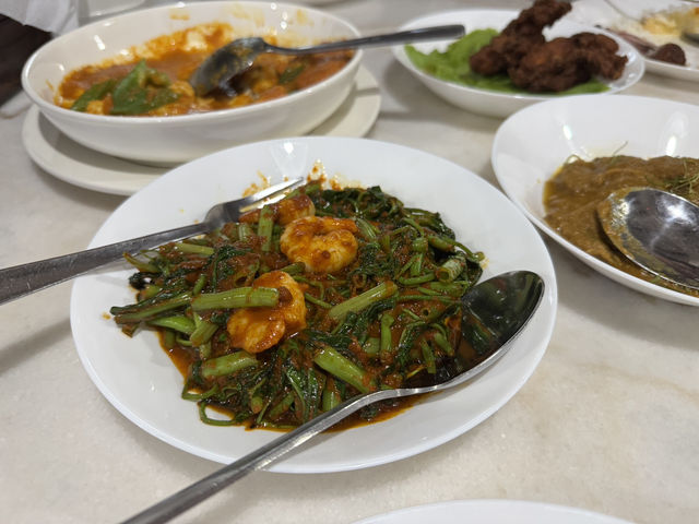 🌟 Ivy’s Nyonya Cuisine: A Michelin-Starred Homestyle Love Story in Penang! 🍲💖
