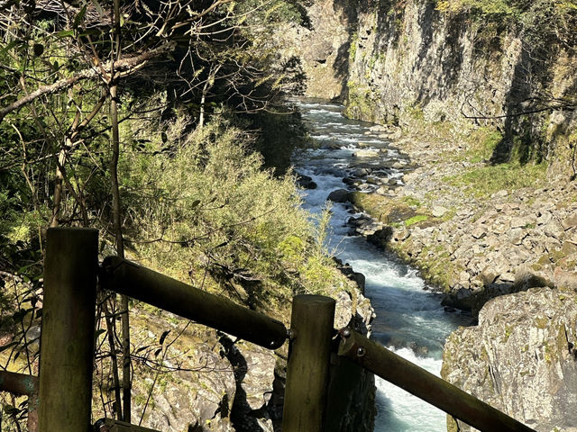 🌿 Takachiho Gorge — Nature’s Masterpiece Worth the Wait
