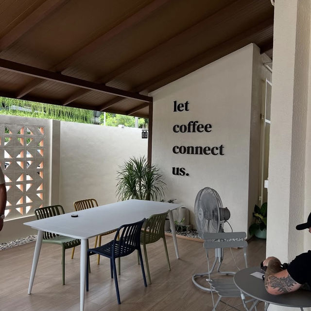 📍 Candlery House Café – Phuket