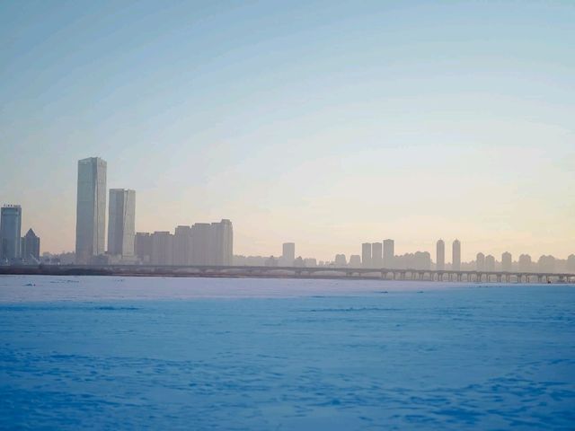 แม่น้ำซงหัว ( SongHua River )  