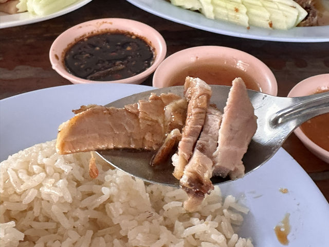 ข้าวมันไก่ชุมนุมไทย บุรีรัมย์