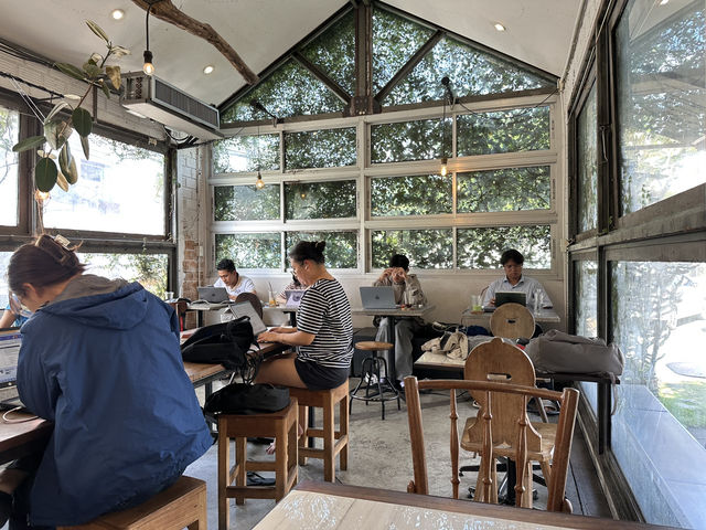 【The Barn Eatery And Design｜チェンマイ“おしゃれ空間×最強Wi-Fiの作業カフェ”】