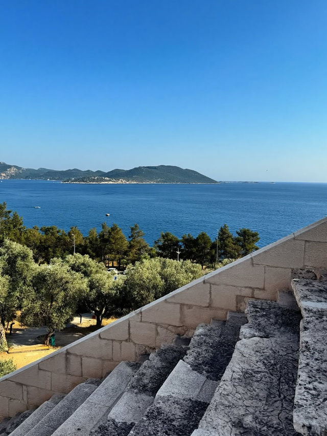 天空の図書館と劇場、ペルガモン遺跡で古代ギリシャの知と美に触れる旅。 