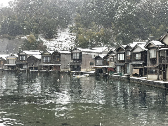 Winter magic in Ine no Funaya (伊根の舟屋), Kyoto ❄️🏘️ A peaceful snow-covered fishing village where tra