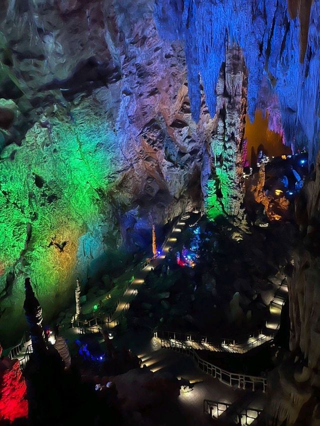 Furong Cave ถ้ำที่ไม่ได้แค่สวยระดับจักรวาล
