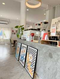 Iso 400 studio คาเฟ่มินิมอลแห่งสารคาม