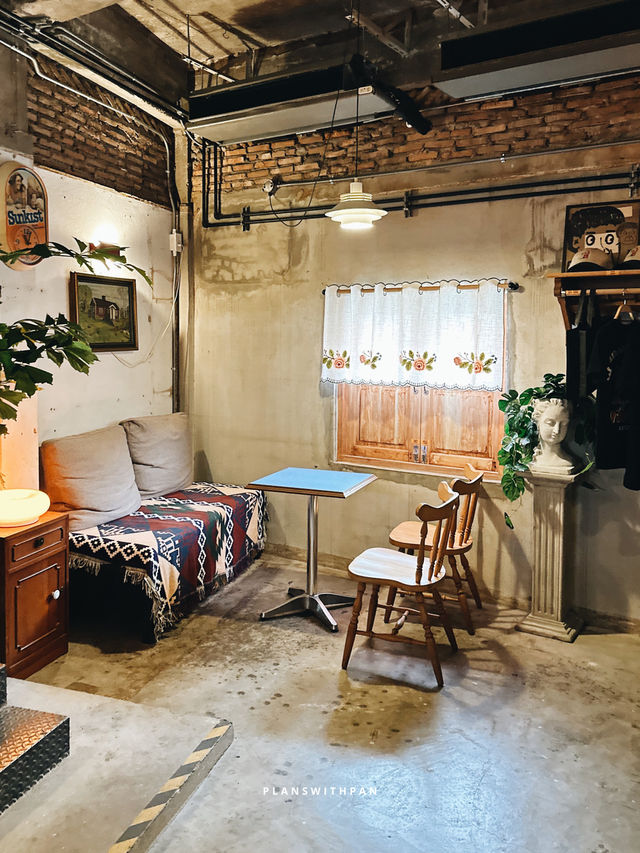 Millilit Cafe Thapae ChiangMai . 🐰🥕