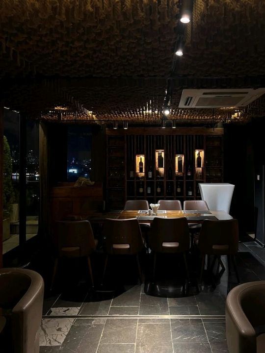 Parosand Skybar & Restaurant