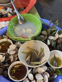 ร้านหอยลวกจิ้มอาหารท้องถิ่นที่ห้ามพลาดที่ฮานอย
