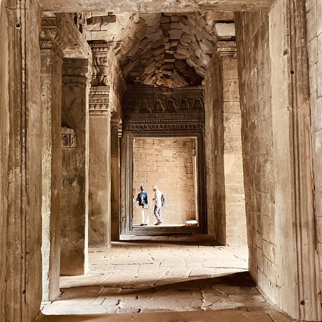 The spiritual devotion of the Khmer Empire 👫😎👍😍🌸❤️