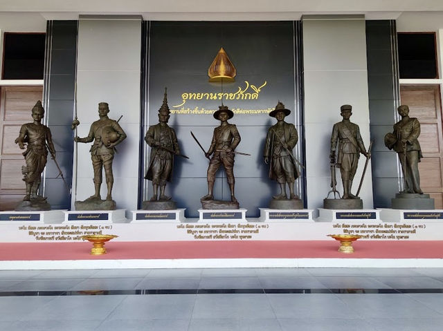 ยืนหนึ่งท่ามกลางประวัติศาสตร์ไทย 🇹🇭✨ 