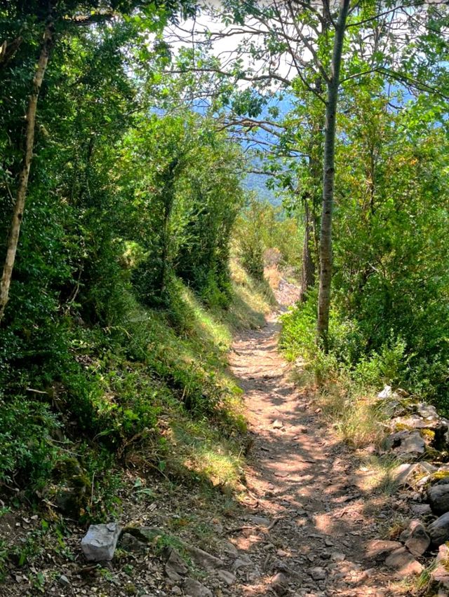 庇里牛斯山隱世健行路線