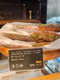 「軽井沢の香りを運ぶパン ― ベーカリー＆カフェ SAWAMURA」