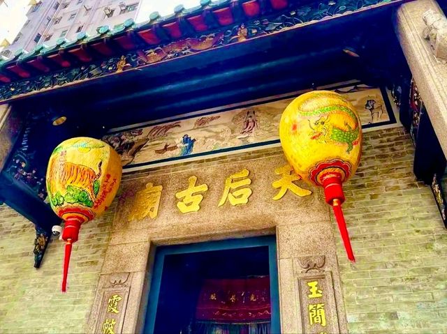 Tin Hau Temple, Aberdeen – A Tranquil Heritage Beside the Sea Tin Hau Temple, Aberdeen – A Tranquil Heritage Beside the Sea