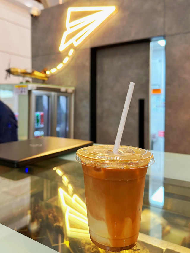 Swipe, Eat, Fly: KLIA’s Complimentary Meal Perk That Pays Off